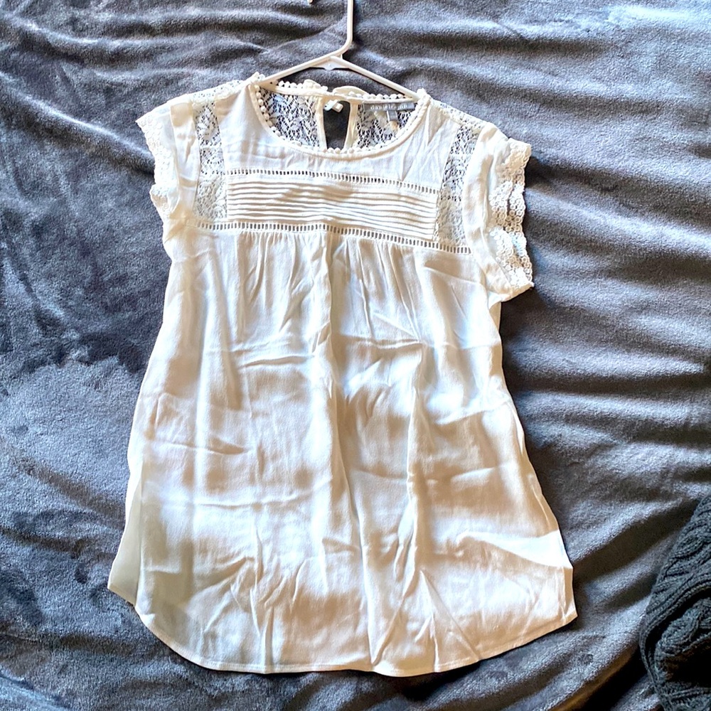 Danielrainn lacey blouse NWOT